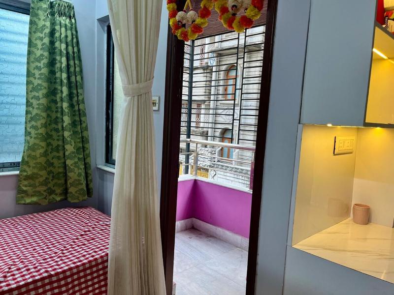 Spacious & Cozy 2-Bedroom Stay - image 7