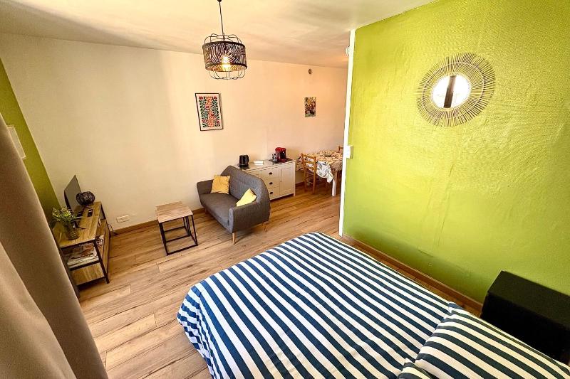 25m Studio near Station & Jardin des Plantes - image 3