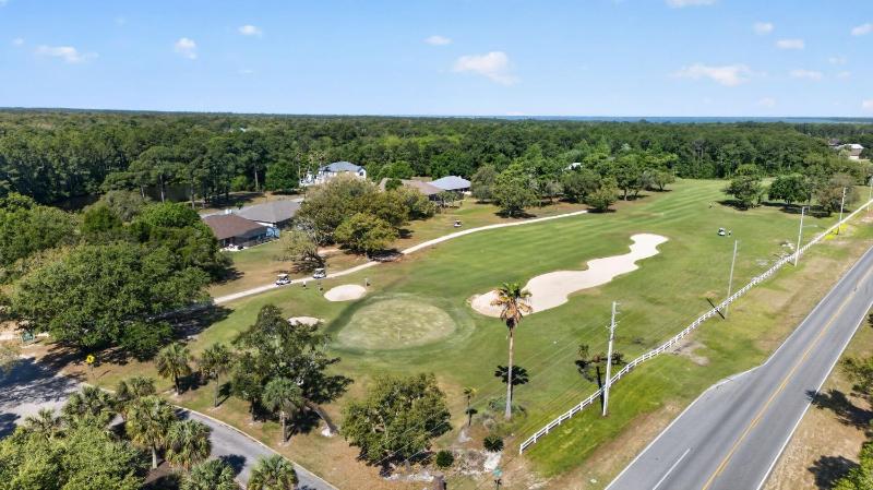 Bay Beach & Pool Access – Stylish Navarre Home - image 23