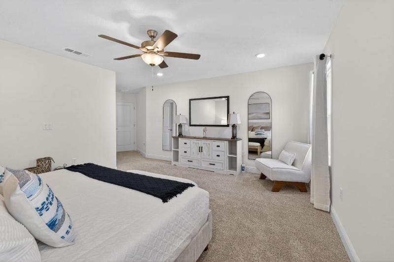 Bay Beach & Pool Access – Stylish Navarre Home - image 4