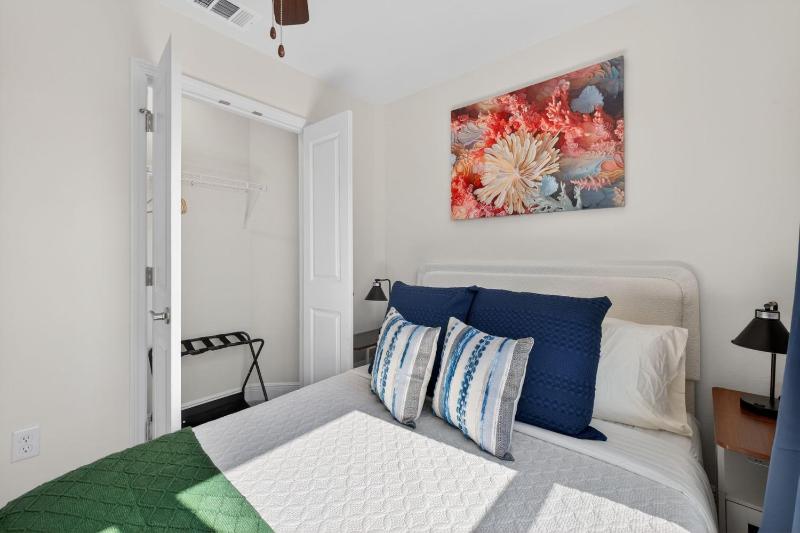 Bay Beach & Pool Access – Stylish Navarre Home - image 3