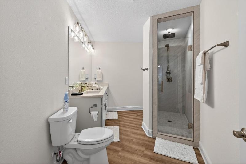 Bay Beach & Pool Access – Stylish Navarre Home - image 37
