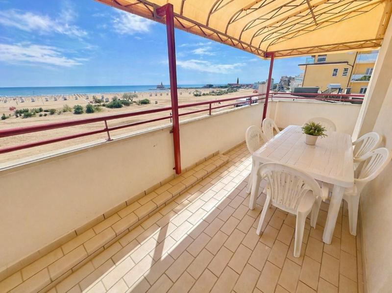 Villa Nave Trilocale con Terrazza Frontemare - Agenzia Cocal - image 11