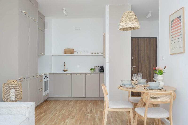 Unique Apartment with Air Conditioning and Underground Parking by Renters Prestige - image 2