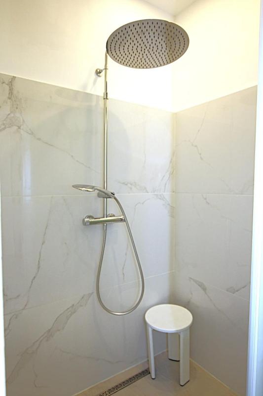 Chic and modern 65 m2 apartment-Cannes city center-1 bedroom 1 mezzanine - image 9
