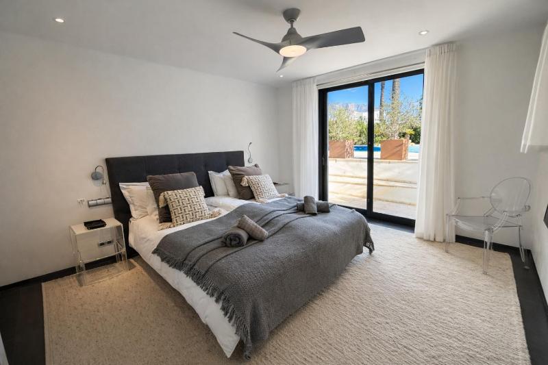 3320 Villa Karma - image 18