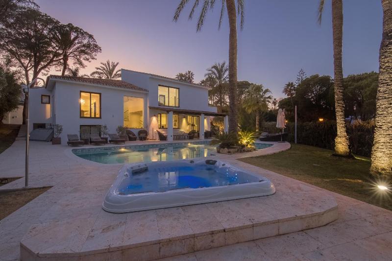 3320 Villa Karma - image 28