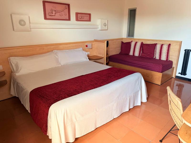 Hotel Xaine Park - image 2