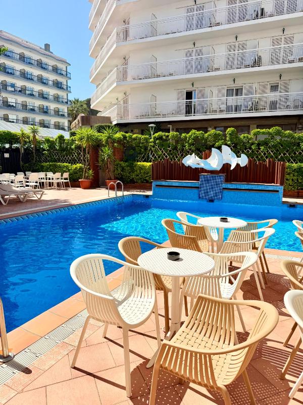 Hotel Xaine Park - image 24