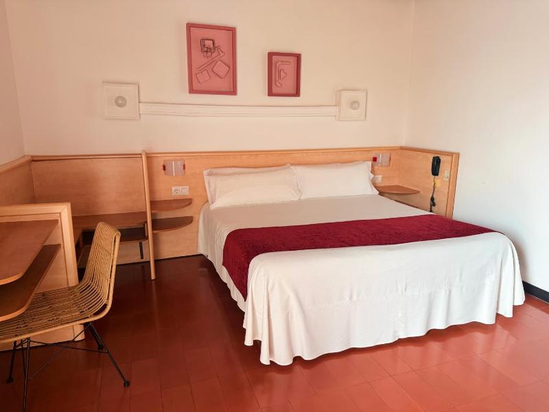 Hotel Xaine Park - image 28