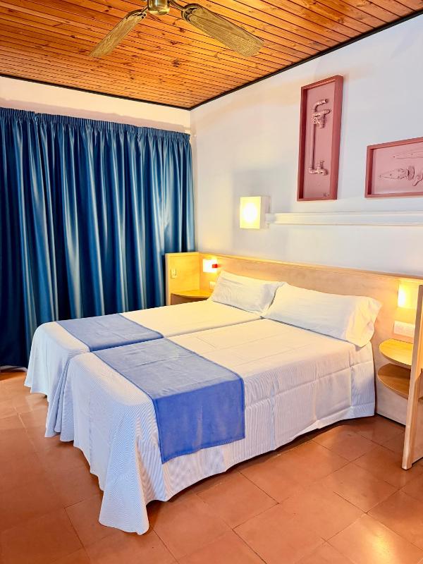 Hotel Xaine Park - image 11