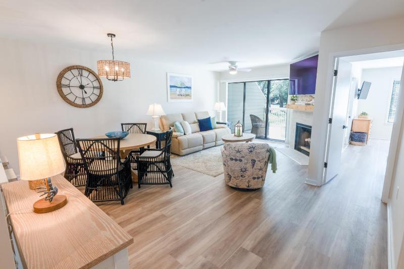 12C Richmond Park - Coastal Retreat only a 4-Min Walk to Beach condo - image 18
