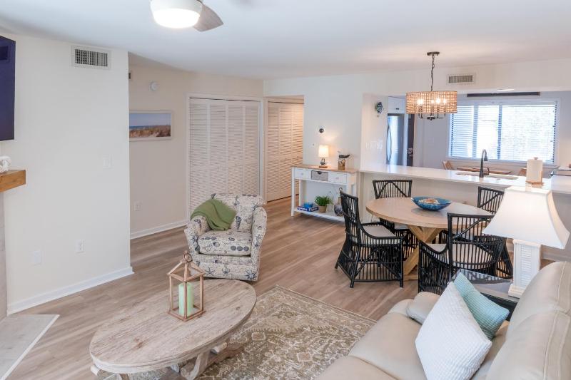 12C Richmond Park - Coastal Retreat only a 4-Min Walk to Beach condo - image 23