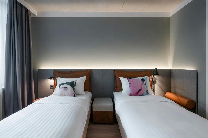 Moxy Budapest Downtown - image 4