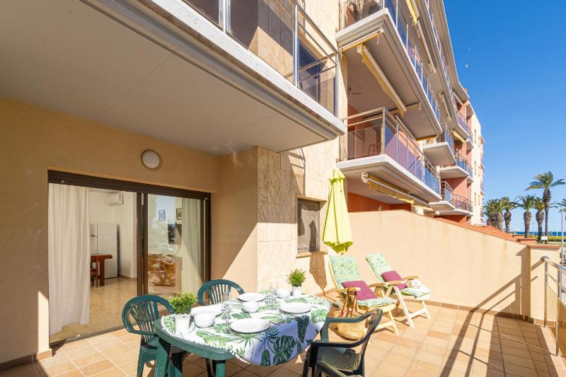 Apart-rent Apartamento Mirablau 0088 con vistas laterales a la playa - image 28