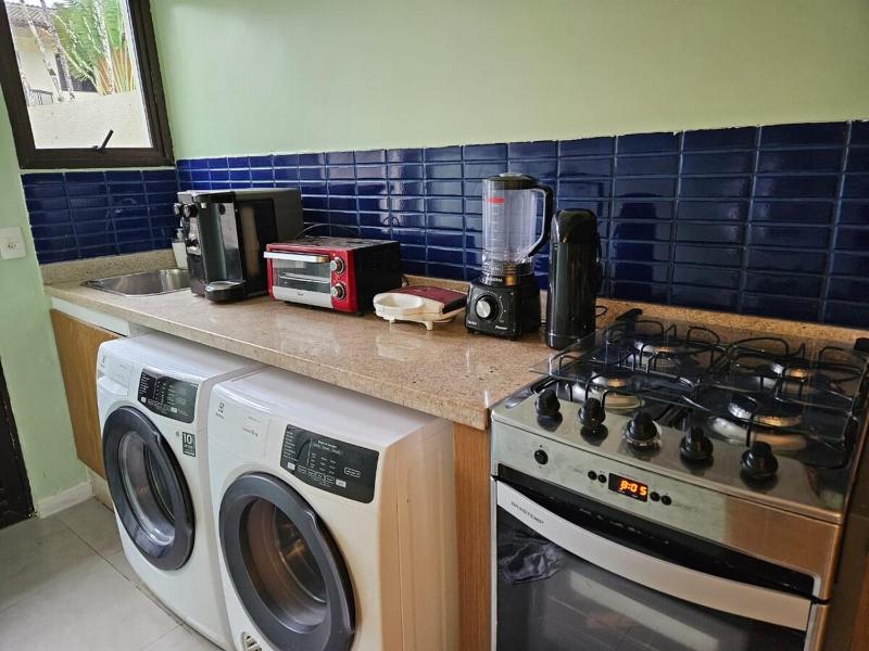 Casa em Condomínio 4 dorm Praia da Enseada em Ubatuba - image 3