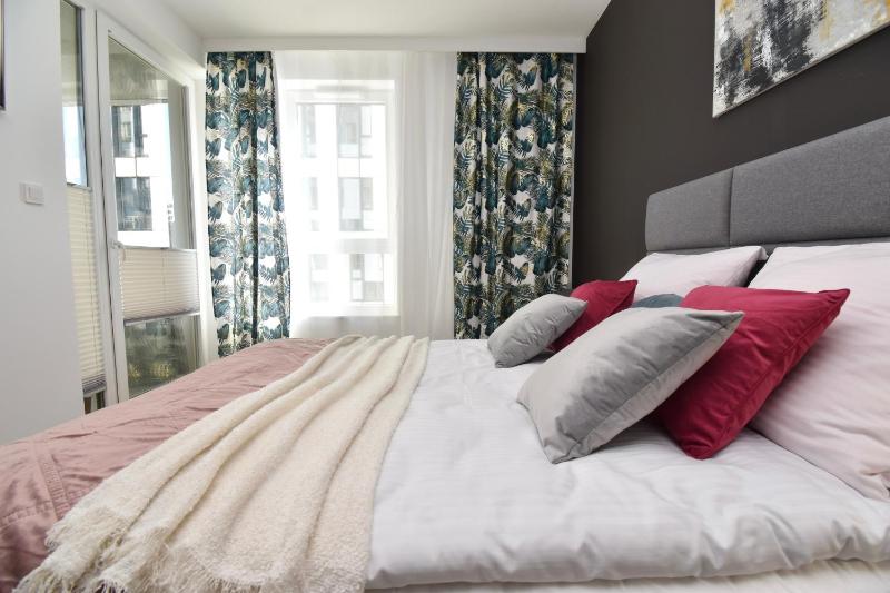 TOTU HOME Modern Tower Apartment Górskiego - image 12