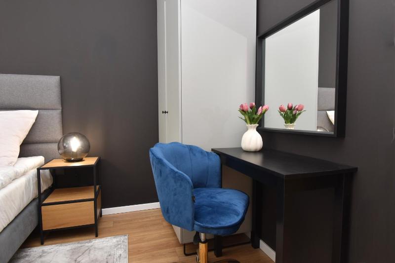 TOTU HOME Modern Tower Apartment Górskiego - image 13