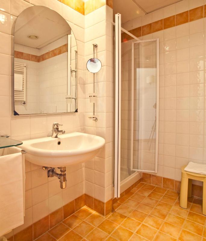 Comfort Triple Room image 2