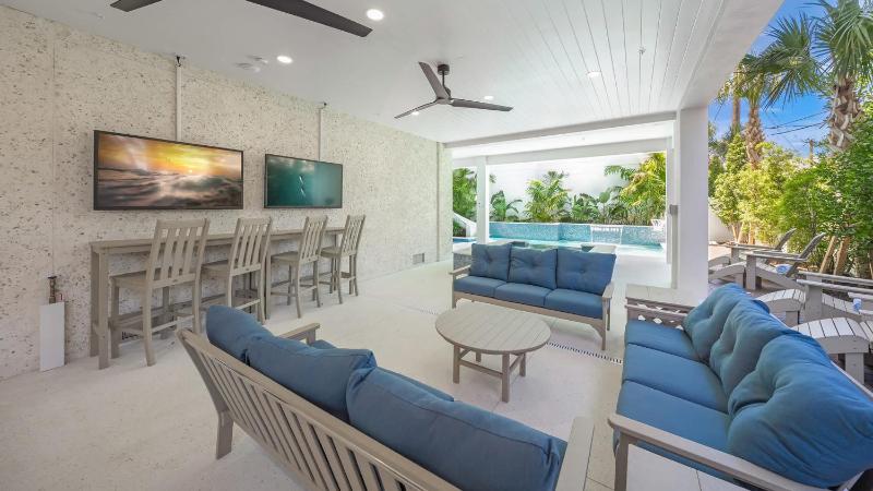 The Sun Deck - image 4