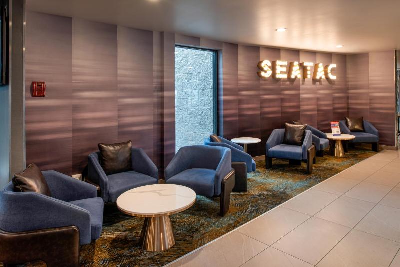 La Quinta Inn & Suites by Wyndham Seattle Sea-Tac Airport - image 13