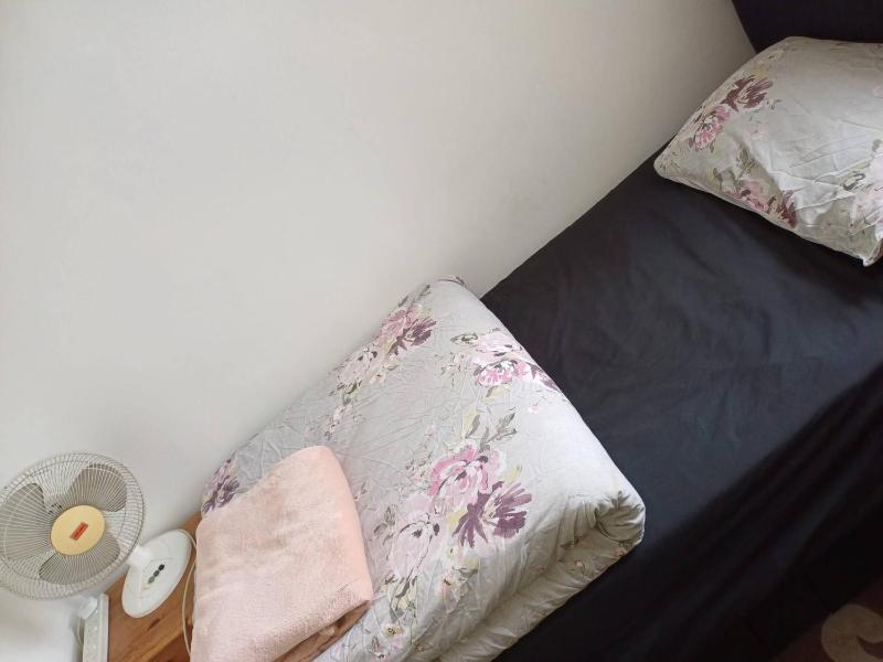 Cosy Single Room near CBS Arena and M6 in CV6 4DF - image 12