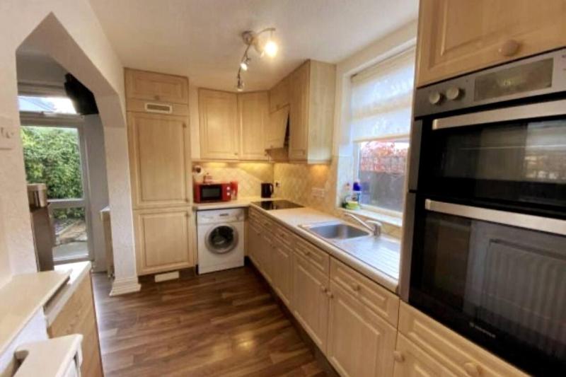 Cosy Single Room near CBS Arena and M6 in CV6 4DF - image 7