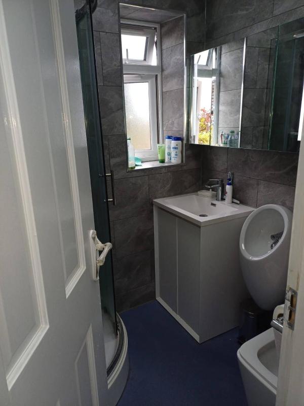 Cosy Single Room near CBS Arena and M6 in CV6 4DF - image 2