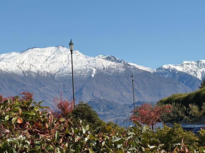 Minaret Ridge Retreat - image 2