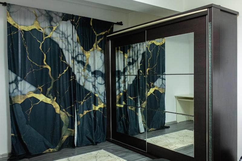 Luxury Stay Tomis Plus Constanta - image 5