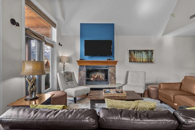 Luxury Penthouse - 3 King Suites - UG Parking - image 41