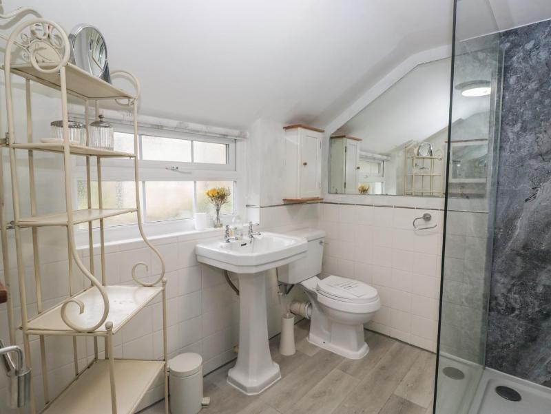 Bay Tree Cottage - image 12