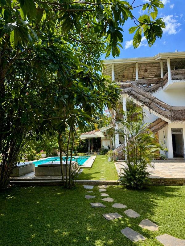 Hidden Tropical Villa with Private Pool and more! - image 2
