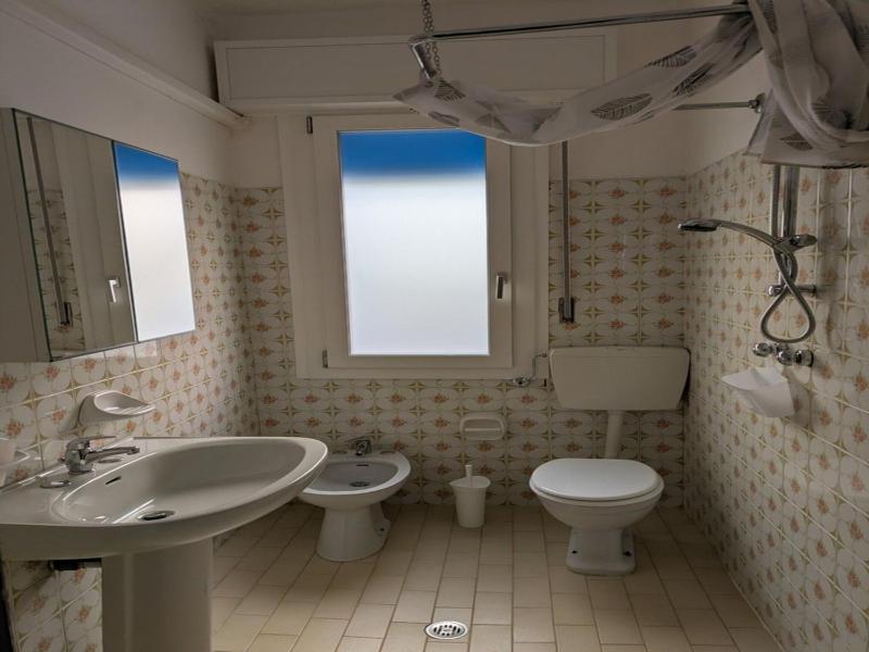 Property located just steps from the sea - image 27