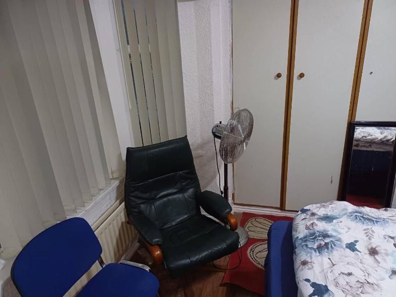 Furnished Spacious Double Room near CBS Arena M6 in CV6 4DF - image 18