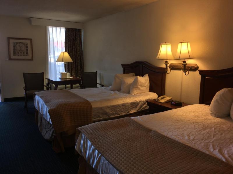 Double Room with Two Double Beds - Non-Smoking image 4