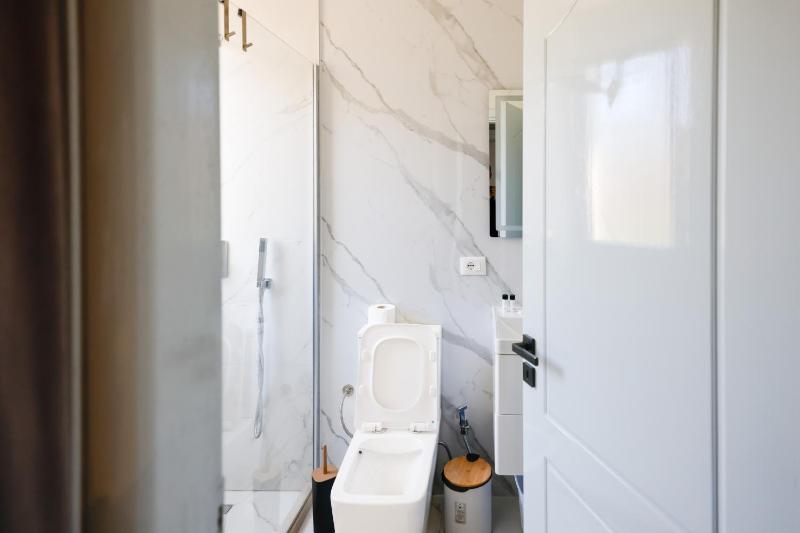 Shkoder City Center Rooms & Apartments - image 9