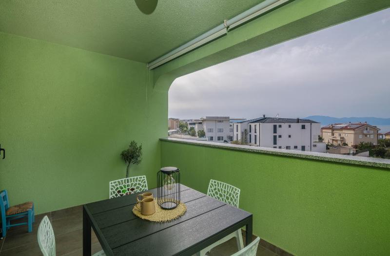 Navis apartments with private parking close to the sea - image 29