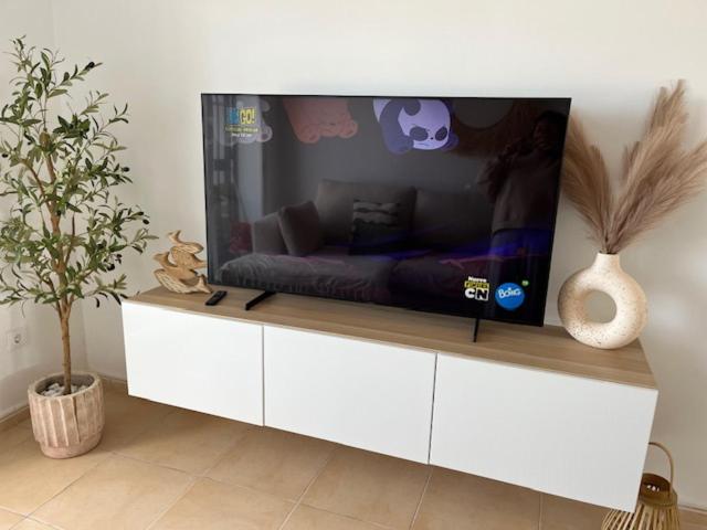 Apartamento para familias con piscina y parking - image 6