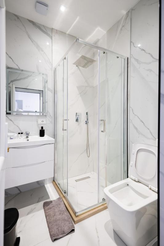 Shkoder City Center Rooms & Apartments - image 4