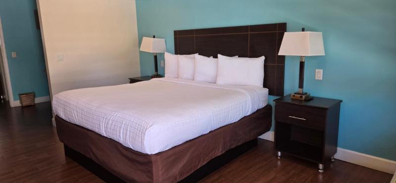 Curtis Inn & Suites - image 4
