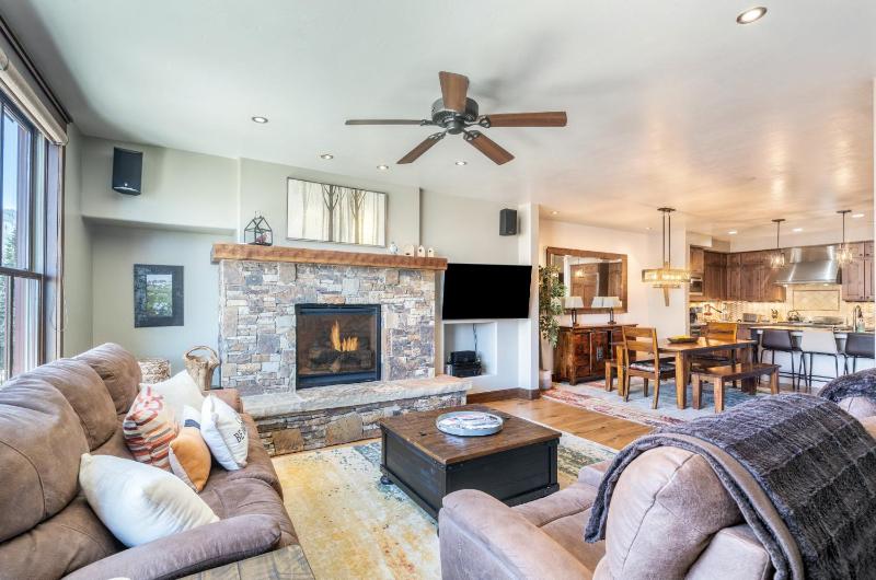 Slopeside Reserve Condo - image 12