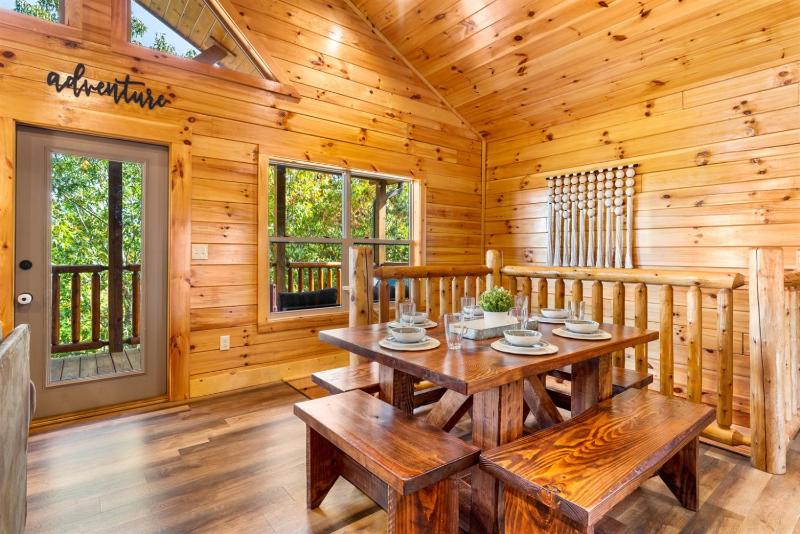 Family Cabin Private Indoor Pool Hot Tub Views Arcades EV - 5 Min to Pkwy - image 26