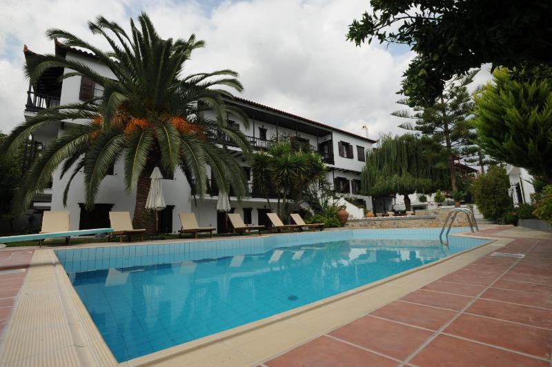 Elli Hotel - image 1