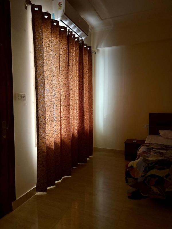 Entire Apartment in Upper Tapovan - image 3