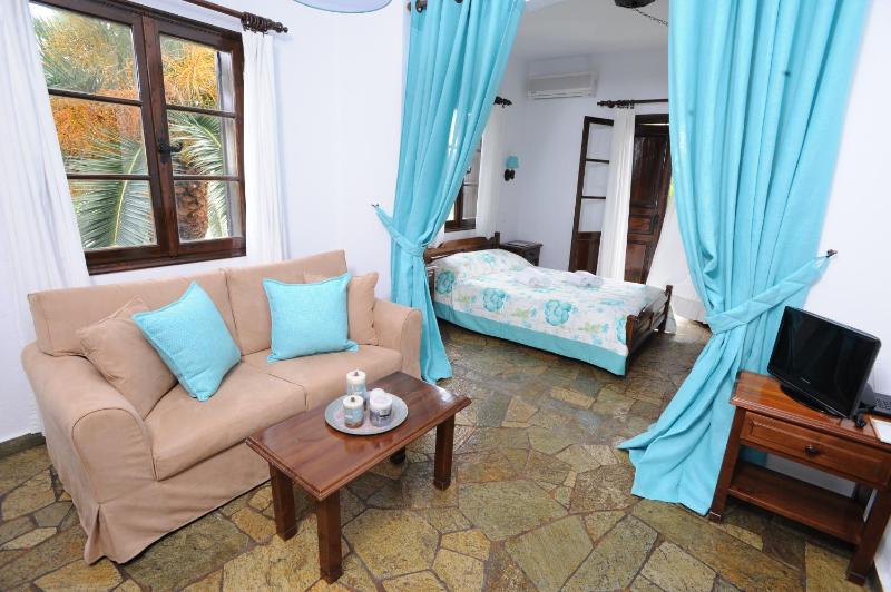 Elli Hotel - image 38