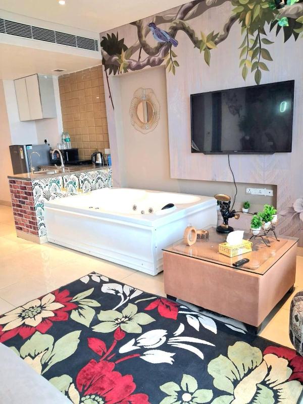 Nature Escape Jacuzzi Apartment - image 41