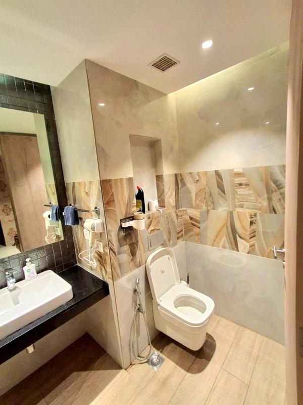 The Story Luxury Jacuzzi Apartment - image 5
