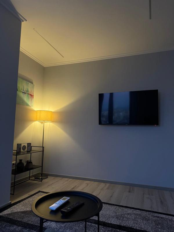 Sea & City Apartment Durrës - image 11