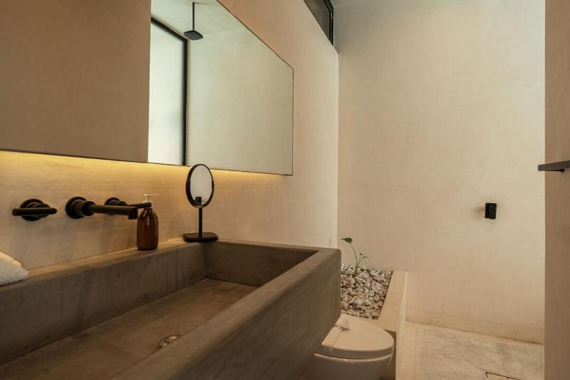 Boho Chic 5 BR Villa Private pool & Roof Bar - image 30